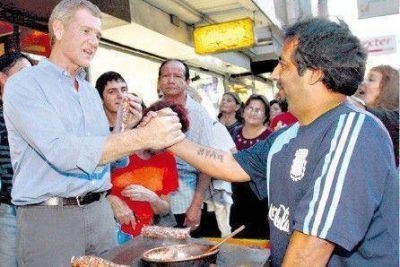 De Narv�ez teme perder votos a manos de un hom�nimo
