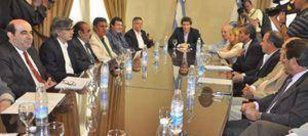 U�ac convoc� al gabinete a seguir cumpliendo su labor 