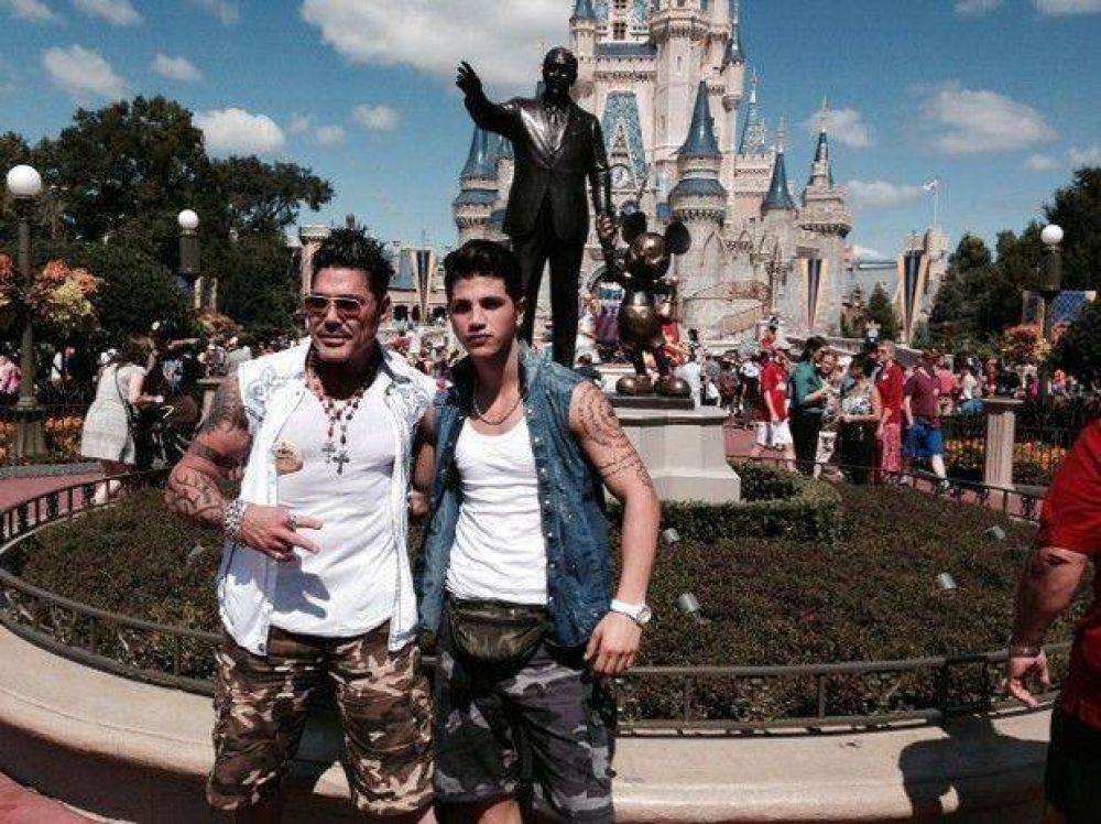 Fort consigui� que su novio le conozca la cara a Mickey Mouse