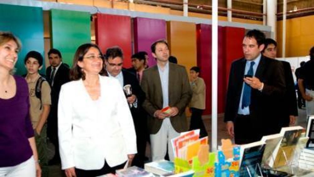 La Gobernadora inaugur� la 10ma. Feria Provincial del Libro