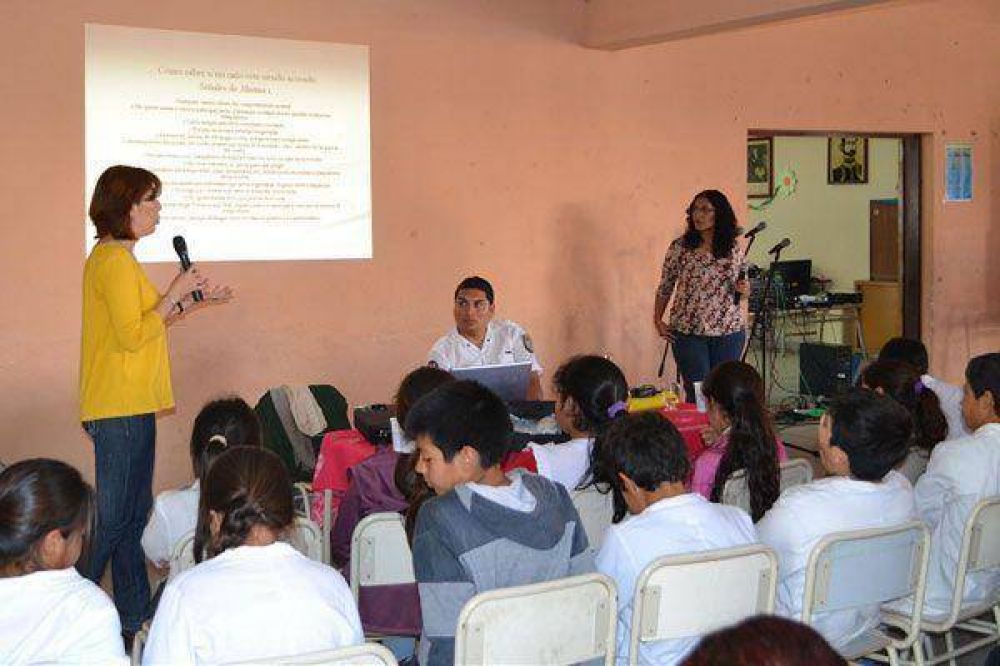 Brindaron charla sobre "Bulling" a alumnos de 5� y 6� grado