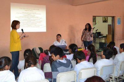 Brindaron charla sobre "Bulling" a alumnos de 5� y 6� grado