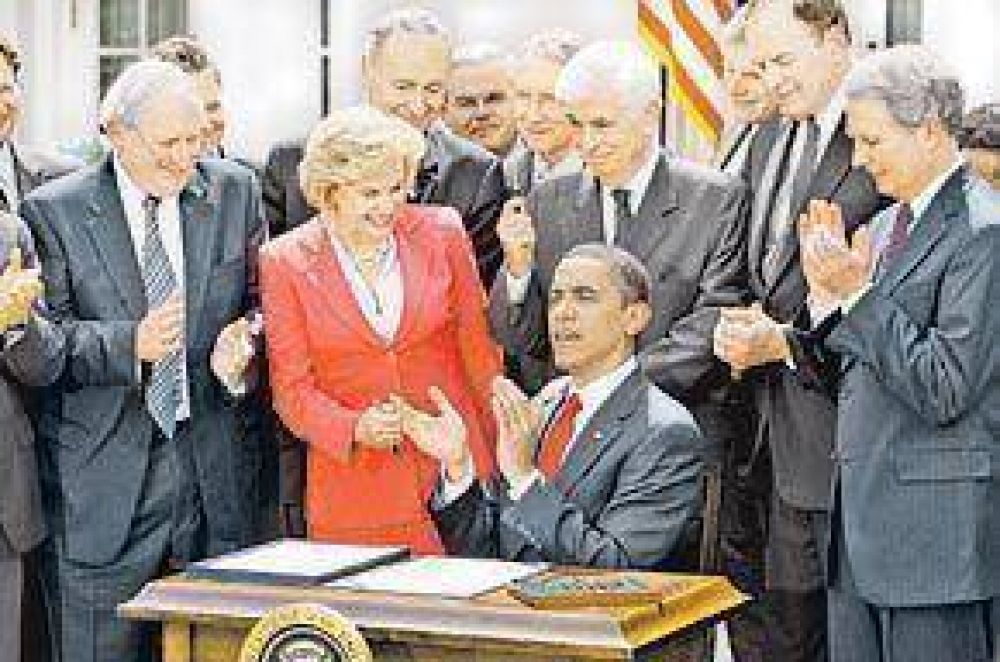 Obama limit� por ley pr�cticas abusivas de tarjetas de cr�ditos