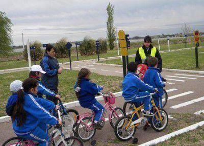 Educaci�n vial para los chicos en el Parque Don Tom�s