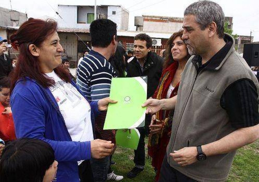 Avellaneda: terrenos del �Barrio 4 de Febrero� ya pertenecen a vecinos