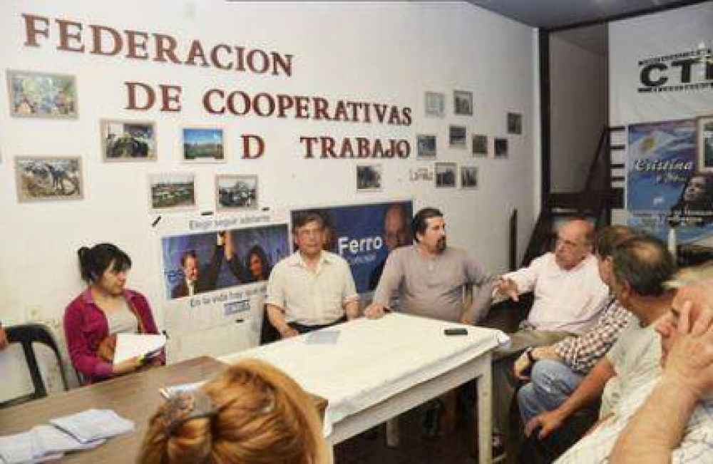 Alejandro Ferro se reuni� con integrantes de Cooperativas