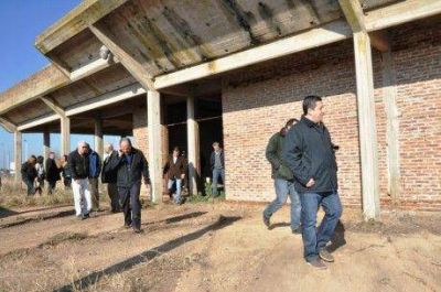 Una cadena internacional de hoteles interesada en el que se encuentra �abandonado� en Guamin�