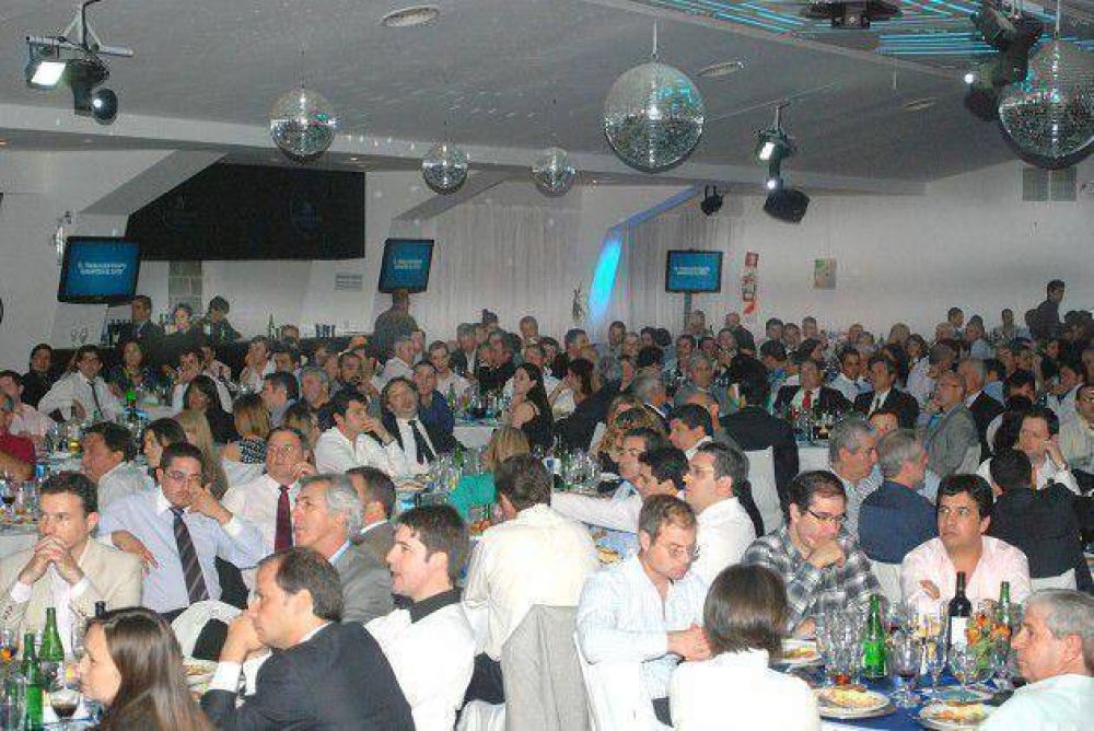 Candidatos de Compromiso Federal cenaron con empresarios