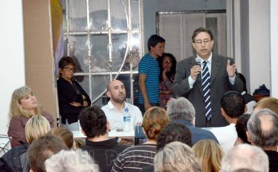 Con alta convocatoria, brindaron una charla informativa sobre Procrear