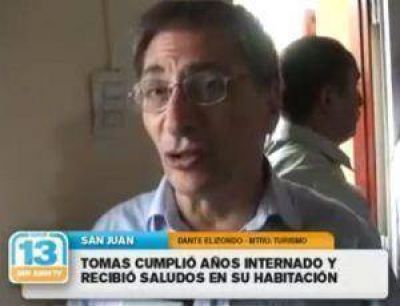 Daniel Tomas cumpli� a�os internado y recibi� saludos en su habitaci�n