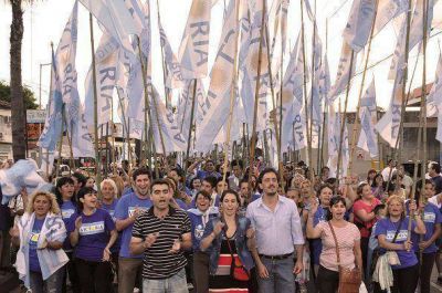 Multitudinaria fiesta peronista del Frente para la Victoria de Tigre