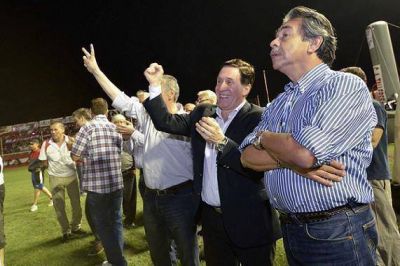 INAUGURACI�N DE LAS TORRES DE ILUMINACI�N DEL ESTADIO DE F�TBOL DEL CLUB ATL�TICO TALLERES