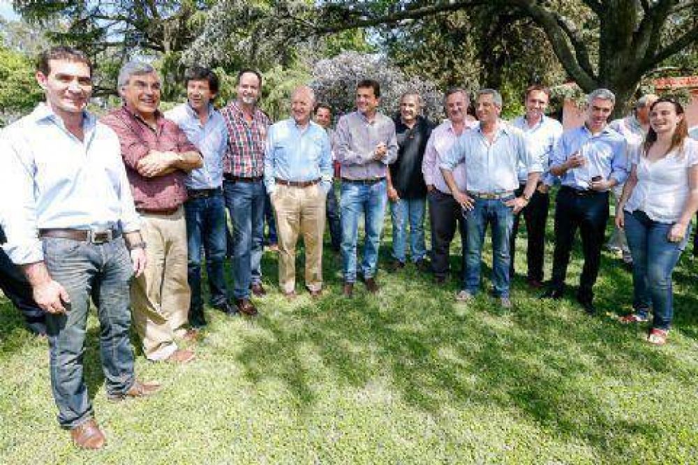 Caso fue el anfitri�n del c�nclave Massa-Reutemann-Lavagna e intendentes