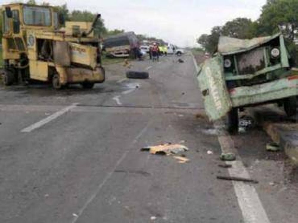Otra vez un cami�n protagoniz� un grave accidente sobre la Autov�a 12