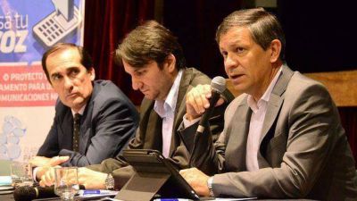 Entre R�os hizo su aporte para reglamentar la telefon�a m�vil  