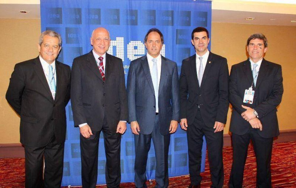 Antonio Bonfatti particip� de la apertura del 49� Coloquio Anual de Idea