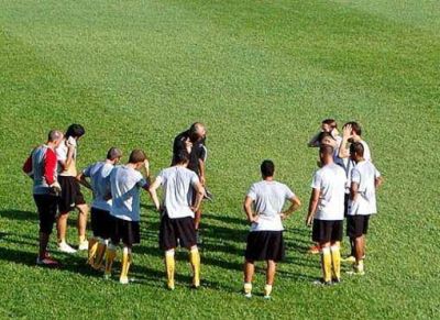 Crucero recupera algunos jugadores para enfrentar a Independiente