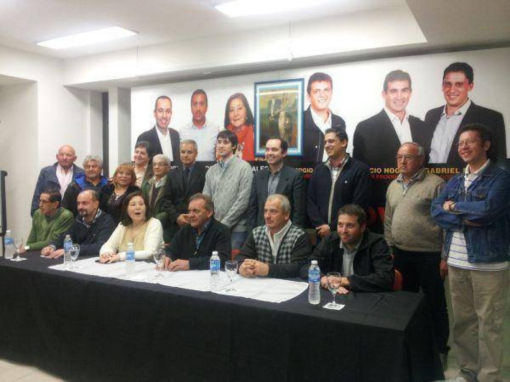 Se conform� la Mesa Sindical del Frente Renovador