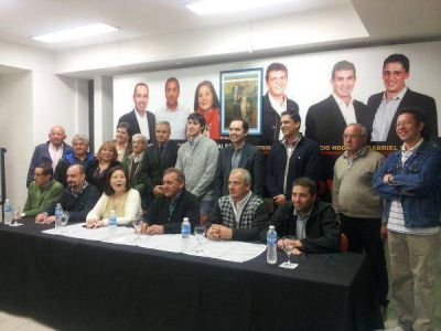 Se conform� la Mesa Sindical del Frente Renovador