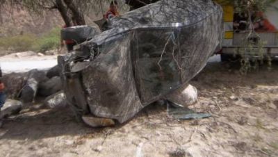 Impresionante vuelco de un autom�vil en Andalgal�