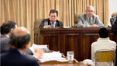 Odont�logas: niegan haberlas golpeado