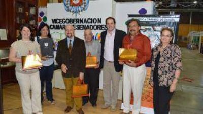 Mera reconoci� a escritores catamarque�os Jueves, 17 Octubre, 2013 - 19:15