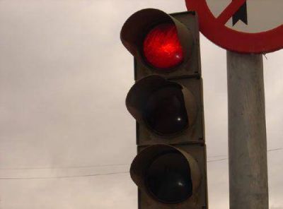 Cortan calle para reclamar un sem�foro donde atropellaron a Norbert Degoas