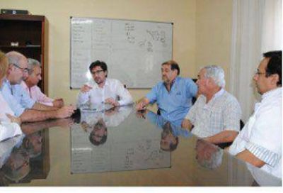Luna anunci� el pase a planta de m�s de 300 empleados