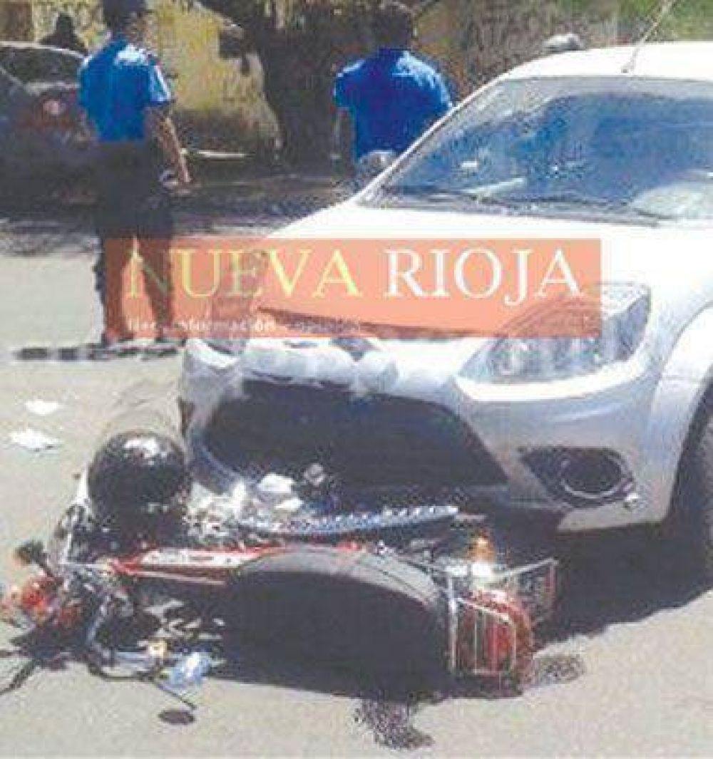 Una mujer herida de gravedad al ser chocada por un autom�vil