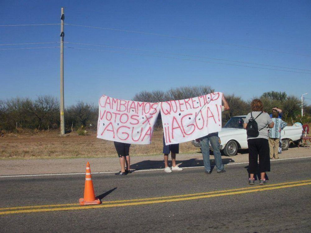 San Jer�nimo: vecinos protestaron por falta de agua