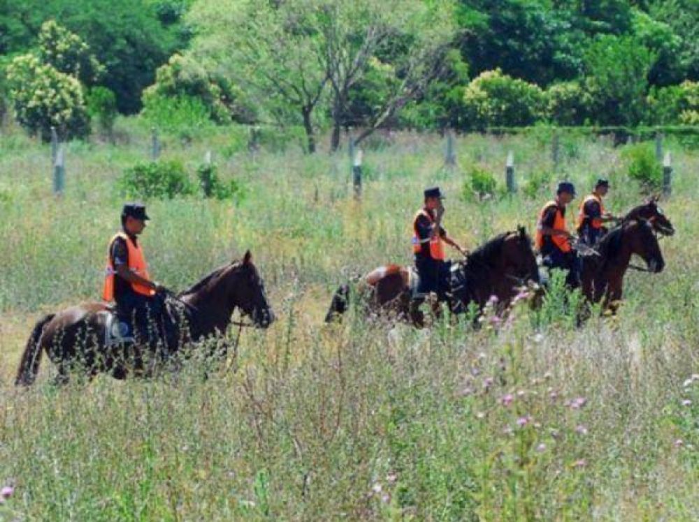 �Patrulleros, motos y caballos para resguardar la seguridad en Bah�a?