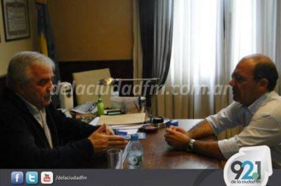 Los Intendentes de Su�rez y Saavedra se reunieron para hablar de la 33, el gas, y los emprendimientos