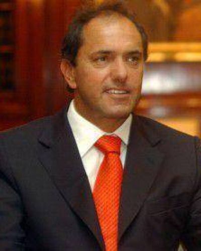 Cristina Fern�ndez volver� antes de tiempo, dijo Scioli