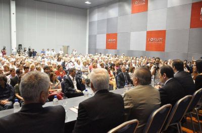 El Gobernador Zamora presidi� la apertura del Consejo Participativo Nacional de Pami