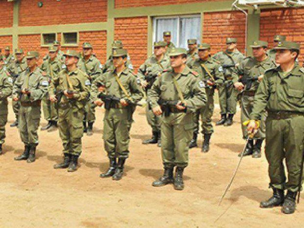Un nuevo grupo de gendarmes deja Salta para instalarse en Buenos Aires