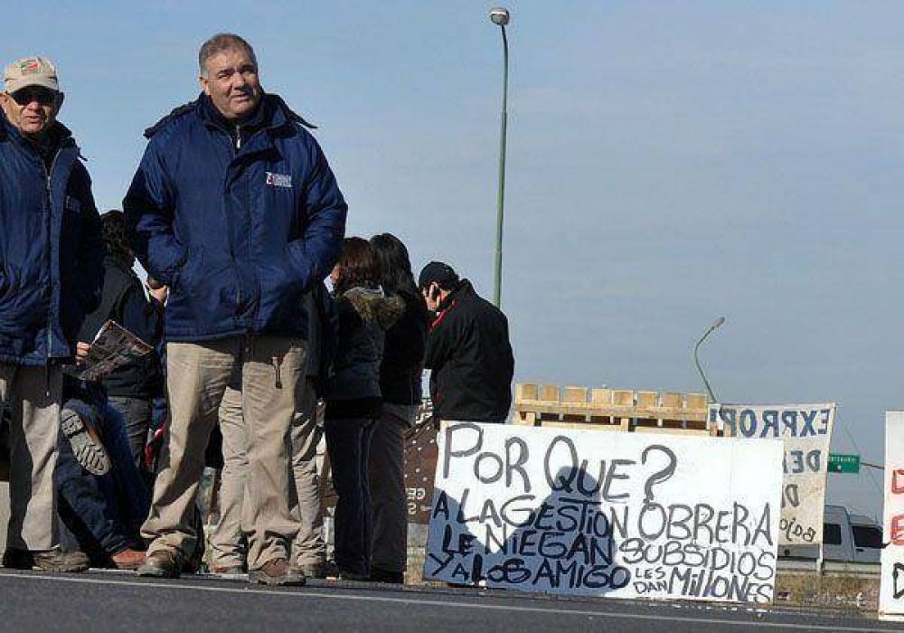 Ceramistas vuelven a protestar sobre ruta 7 
