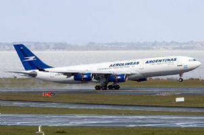 Paro sorpresivo provoca demoras y cancelaciones en Aerol�neas