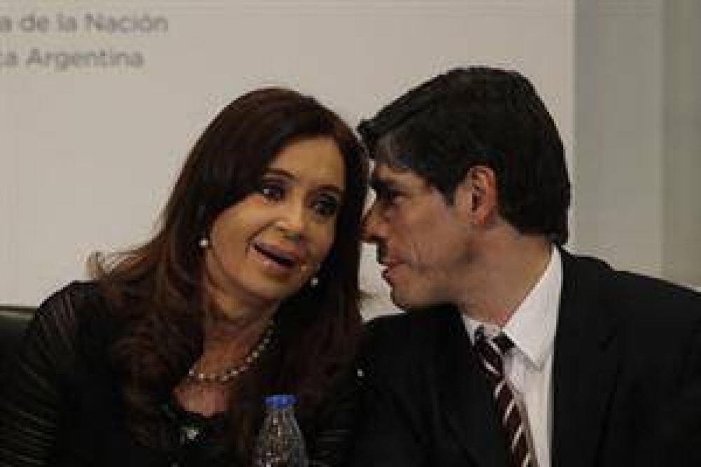 Confirman que Cristina Kirchner se recupera y que por ahora "no tiene di�logo con funcionarios"