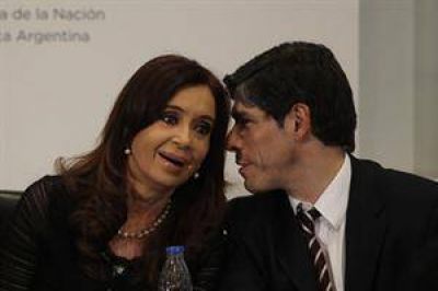 Confirman que Cristina Kirchner se recupera y que por ahora "no tiene di�logo con funcionarios"