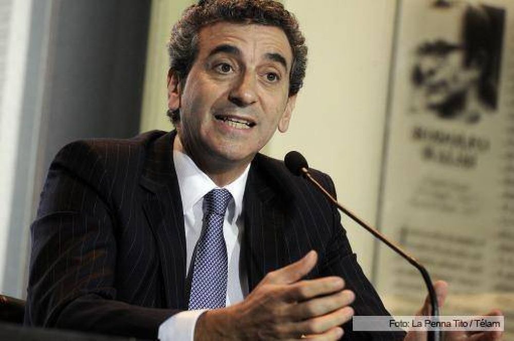 Randazzo calific� de "indignante" el paro de los gremios aeron�uticos