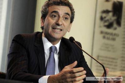 Randazzo calific� de "indignante" el paro de los gremios aeron�uticos