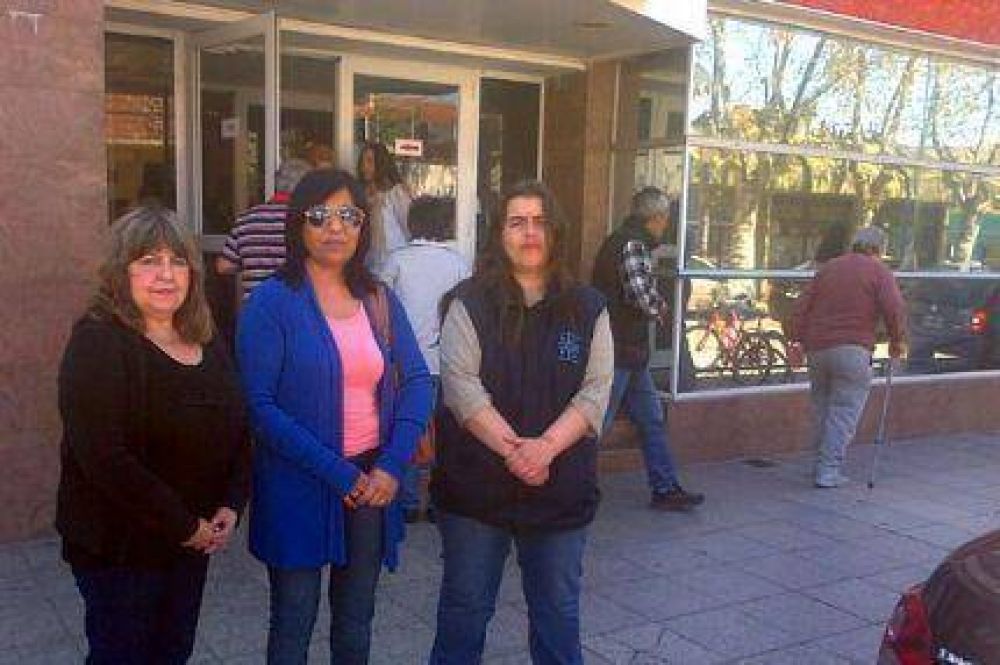 Trabajadores del �Belgrano� enardecidos por el no cobro de los sueldos y se teme el cierre del Sanatorio