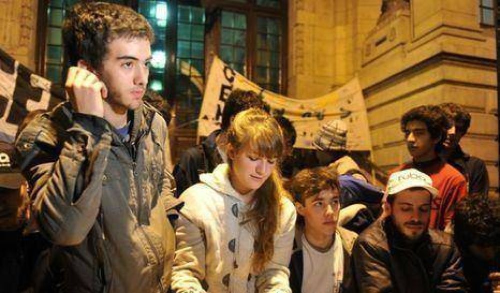 Sancionar�n a los alumnos del Nacional Buenos Aires por la toma