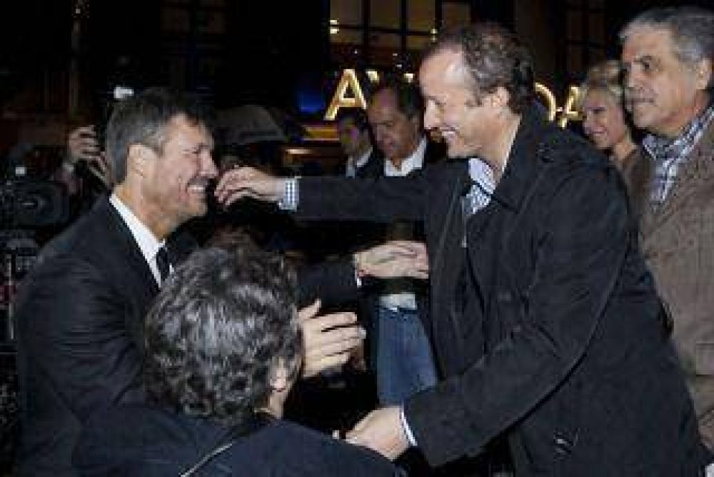Scioli, Insaurralde y De Vido junto a Tinelli en la vuelta del cine a Bol�var