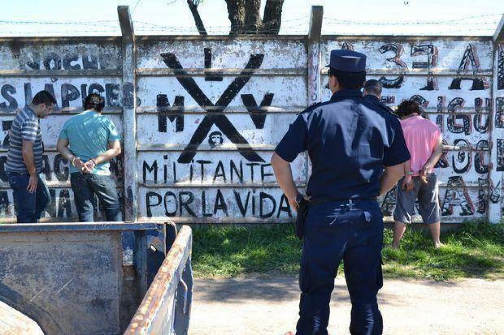 Recuperaron lo robado en Emaus y detuvieron a dos j�venes con los elementos