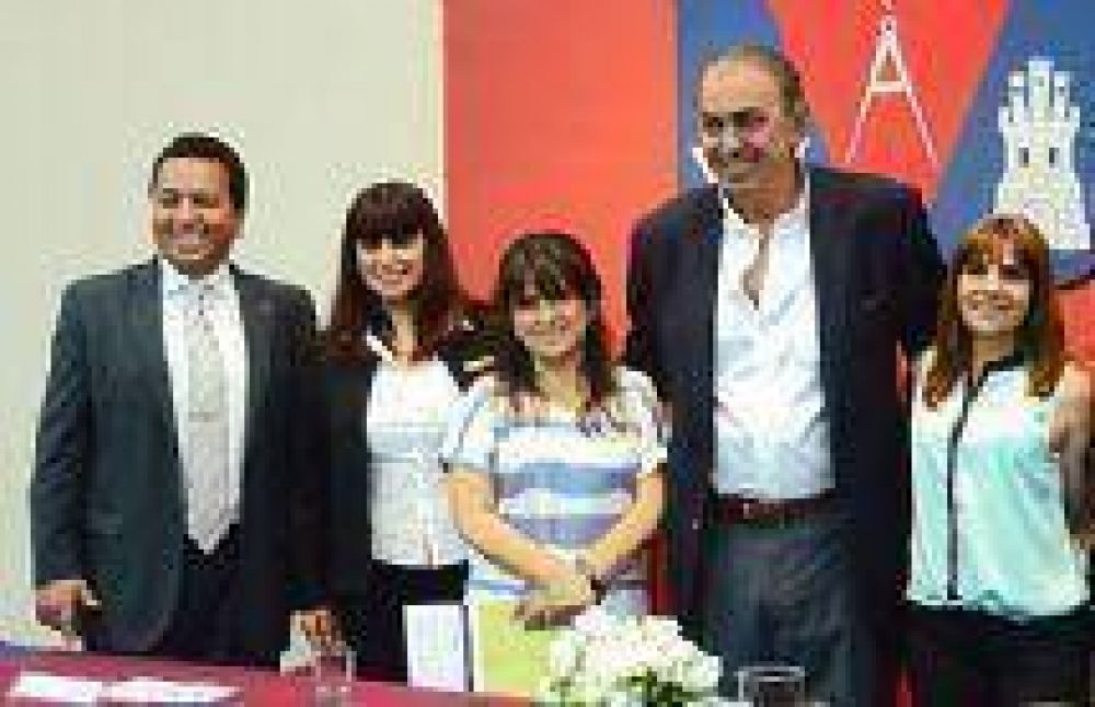 Rodolfo Urtubey presente en la Jornadas de Propuestas Electorales realizadas en la Universidad Cat�lica