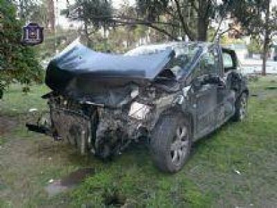 Dos heridos en un violento choque frente a la Legislatura de Salta