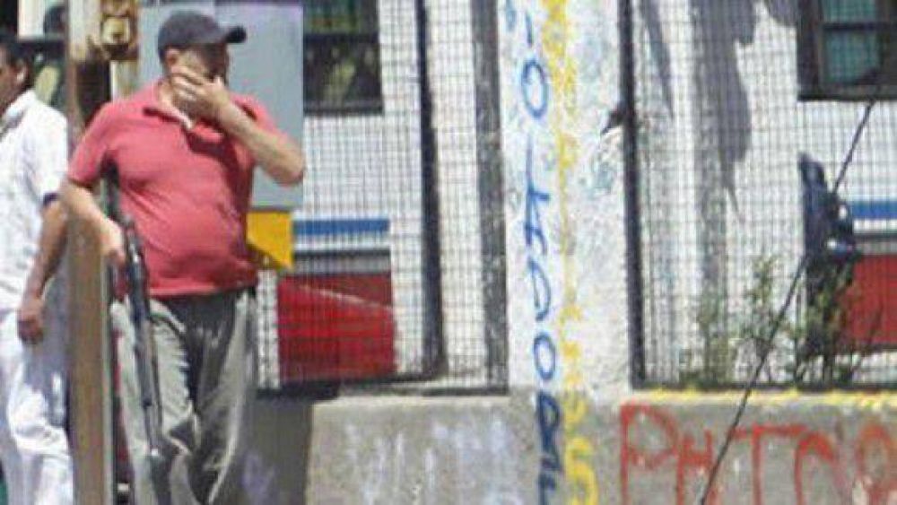 Hombre armado irrumpi� en una protesta de estudiantes