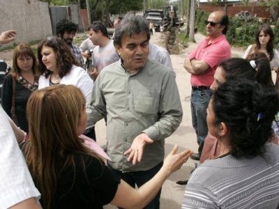 Contin�an las tareas en Villa Luj�n