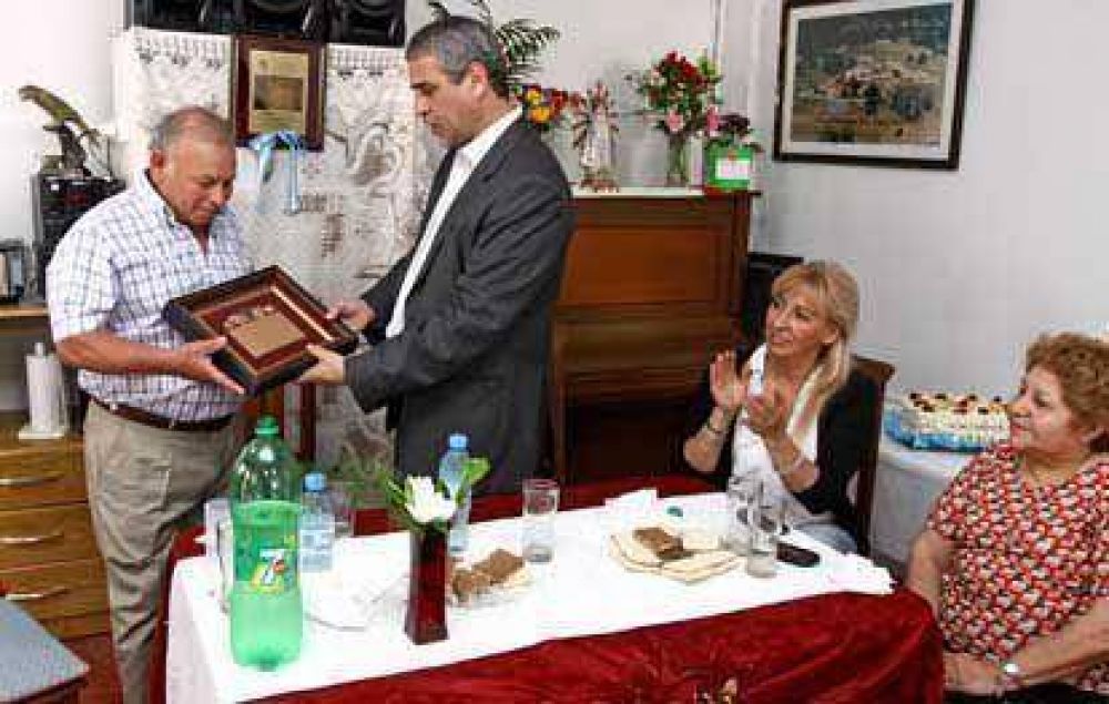El Intendente Ferraresi visit� el centro de jubilados y pensionados �Villa Luj�n�